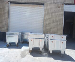خرید وساماندهی مخازن جمع آوری زباله محلات سطح شهر